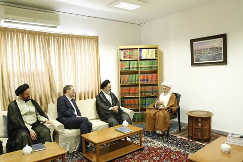 Le grand ayatollah Jafar Sobhani appelle à la reconstruction de Jannat al-Baqi