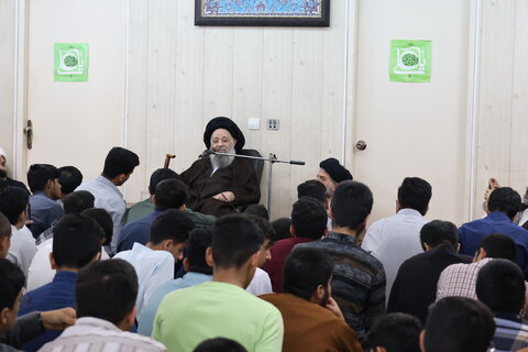تصاویر/دیدار طلاب جدید الورود مدارس علمیه استان خوزستان با آیت‌ الله موسوی جزایری