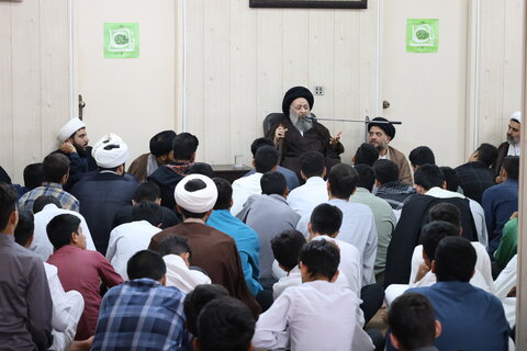 تصاویر/دیدار طلاب جدید الورود مدارس علمیه استان خوزستان با آیت‌ الله موسوی جزایری