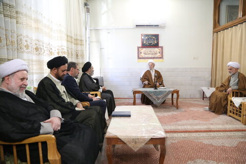 Rencontre du représentant du Guide suprême pour les affaires du Hajj avec les grands savants de Qom