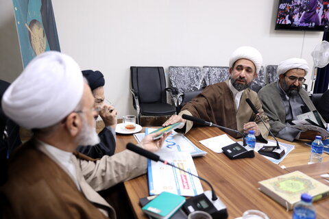 تصاویر/نشست رئیس مرکز فعالیت های دینی شهرداری تهران با آیت الله اعرفی