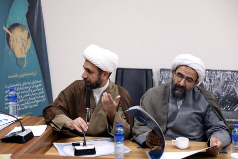 تصاویر/نشست رئیس مرکز فعالیت های دینی شهرداری تهران با آیت الله اعرفی