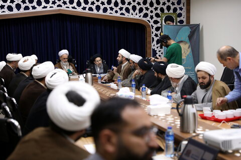 تصاویر/نشست رئیس مرکز فعالیت های دینی شهرداری تهران با آیت الله اعرفی