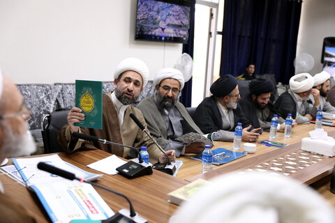 تصاویر/نشست رئیس مرکز فعالیت های دینی شهرداری تهران با آیت الله اعرفی