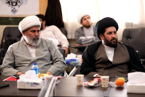 تصاویر/ جلسه  آیت الله اعرافی و معاونین ایشان با نهادهای حوزوی استان تهران