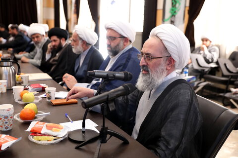 تصاویر/ جلسه  آیت الله اعرافی و معاونین ایشان با نهادهای حوزوی استان تهران