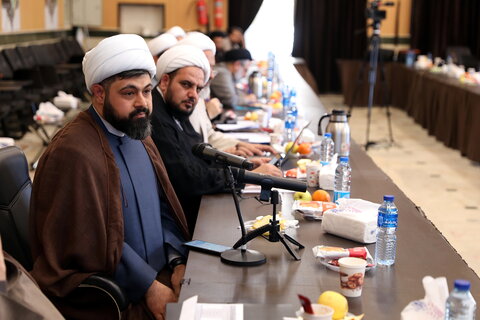 تصاویر/ جلسه  آیت الله اعرافی و معاونین ایشان با نهادهای حوزوی استان تهران