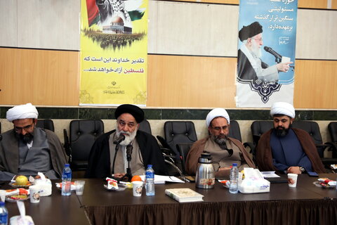 تصاویر/ جلسه  آیت الله اعرافی و معاونین ایشان با نهادهای حوزوی استان تهران