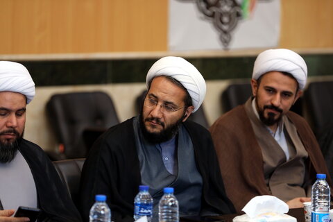 تصاویر / جلسه  آیت الله اعرافی و معاونین ایشان با شورای معاونین استان تهران و جمع بندی