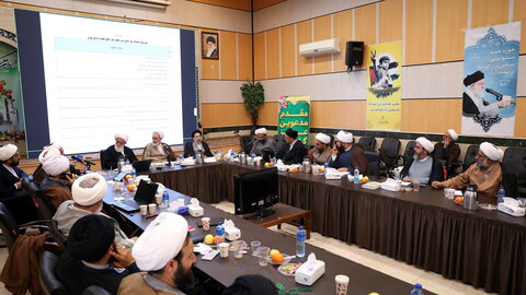 تصاویر / جلسه  آیت الله اعرافی و معاونین ایشان با شورای معاونین استان تهران و جمع بندی