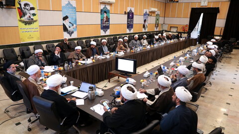 تصاویر / جلسه  آیت الله اعرافی و معاونین ایشان با شورای معاونین استان تهران و جمع بندی