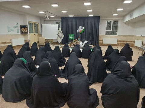 تصاویر/ مراسم استغاثه به امام زمان (عج) در مدرسه علمیه زینب کبری(س) ارومیه