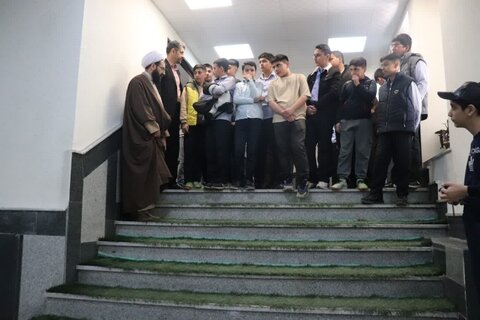 تصاویر/ ازدید دانش آموزان مدرسه شهید آهنگری ارومیه از مدرسه علمیه امام خامنه‌ای ارومیه