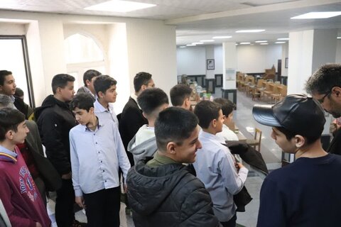تصاویر/ ازدید دانش آموزان مدرسه شهید آهنگری ارومیه از مدرسه علمیه امام خامنه‌ای ارومیه