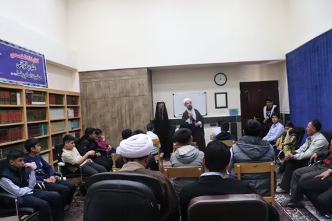 تصاویر/ ازدید دانش آموزان مدرسه شهید آهنگری ارومیه از مدرسه علمیه امام خامنه‌ای ارومیه