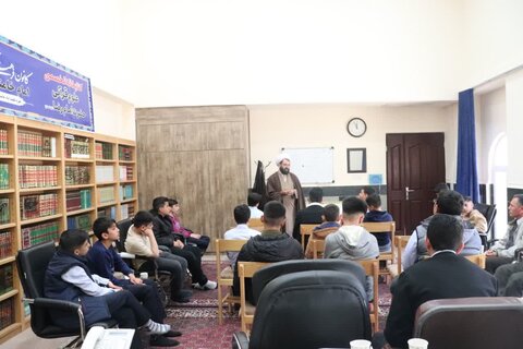 تصاویر/ ازدید دانش آموزان مدرسه شهید آهنگری ارومیه از مدرسه علمیه امام خامنه‌ای ارومیه