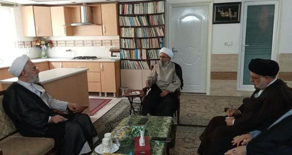 قوه قضائیه ارتباط خود را با نخبگان حوزوی تقویت کند