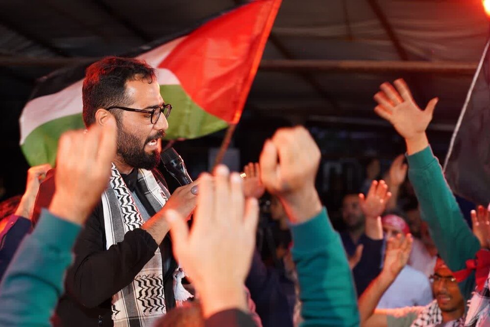 غرفه های خدمت رسانی رایگان کمپین «امام مهدی کیست؟» برپا شد+ عکس