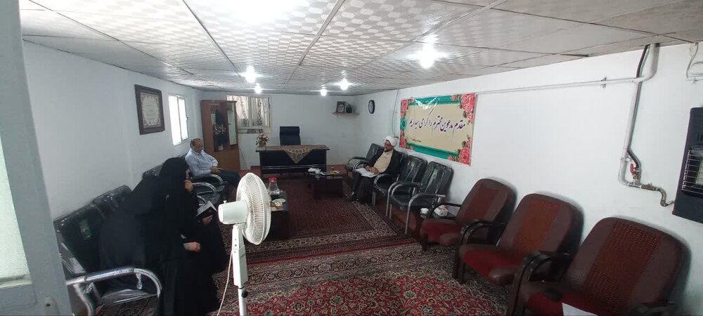 بازدید معاون منابع انسانی و پشتیبانی حوزه‌های علمیه خواهران از مدرسه علمیه ریحانه الرسول(س) یزد