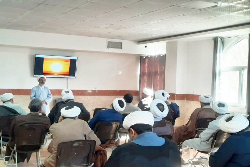 دورههای تخصصی «کارگاههای دانشافزایی» اساتید حوزه علمیه کرمانشاه برگزار شد+ عکس