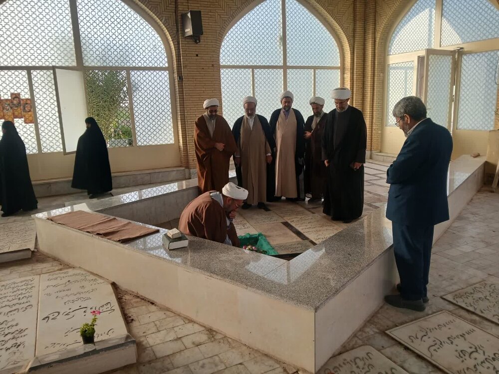 مدیر حوزههای علمیه خواهران کشور در میبد/ برنامههای ویژه و ادای احترام به شخصیتهای علمی و شهدای گرانقدر