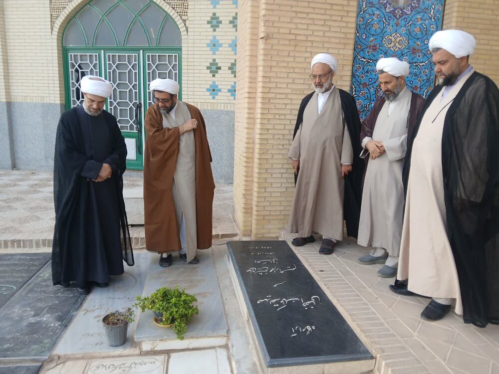 مدیر حوزههای علمیه خواهران کشور در میبد/ برنامههای ویژه و ادای احترام به شخصیتهای علمی و شهدای گرانقدر