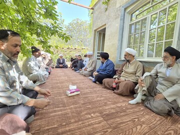 تصاویر/ نشست هم‌اندیشی اساتید مدرسه علمیه آیت‌الله مدنی کاشانی(ره)