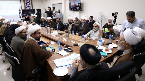 Fotos / Reunión del director del Centro de Actividades Religiosas del Municipio de Teherán con el Ayatolá A'arafi