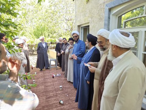 تصاویر/ نشست هم‌اندیشی اساتید مدرسه علمیه آیت‌الله مدنی کاشانی(ره)