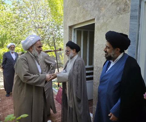 تصاویر/ نشست هم‌اندیشی اساتید مدرسه علمیه آیت‌الله مدنی کاشانی(ره)