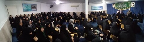 تصاویر /  دیدار امام جمعه آبیک  با مسئولین هیآت مذهبی خواهران