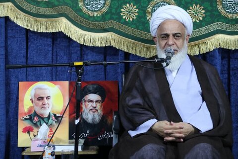 تصاویر /  دیدار امام جمعه آبیک  با مسئولین هیآت مذهبی خواهران