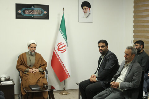 تصاویر / دیدار امام جمعه قزوین با  مسئولان هیئت و مواکب رزمندگان اسلام استان قزوین
