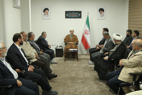 تصاویر / دیدار امام جمعه قزوین با  مسئولان هیئت و مواکب رزمندگان اسلام استان قزوین