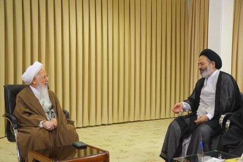تصاویر /  دیدار نماینده ولی فقیه در امور حج و زیارت با آیت الله العظمی جوادی آملی