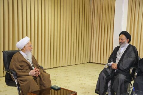 تصاویر /  دیدار نماینده ولی فقیه در امور حج و زیارت با آیت الله العظمی جوادی آملی