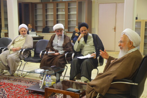 تصاویر /  دیدار نماینده ولی فقیه در امور حج و زیارت با آیت الله العظمی جوادی آملی