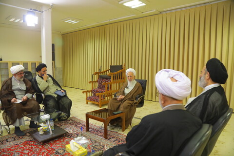 تصاویر /  دیدار نماینده ولی فقیه در امور حج و زیارت با آیت الله العظمی جوادی آملی