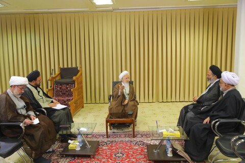 تصاویر /  دیدار نماینده ولی فقیه در امور حج و زیارت با آیت الله العظمی جوادی آملی