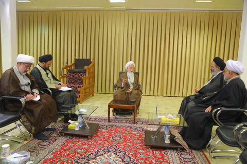تصاویر /  دیدار نماینده ولی فقیه در امور حج و زیارت با آیت الله العظمی جوادی آملی