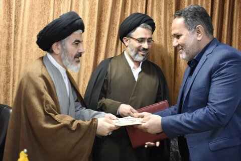 تصاویر/  جلسه اخلاق در مرکز اسلامی آذربایجان غربی