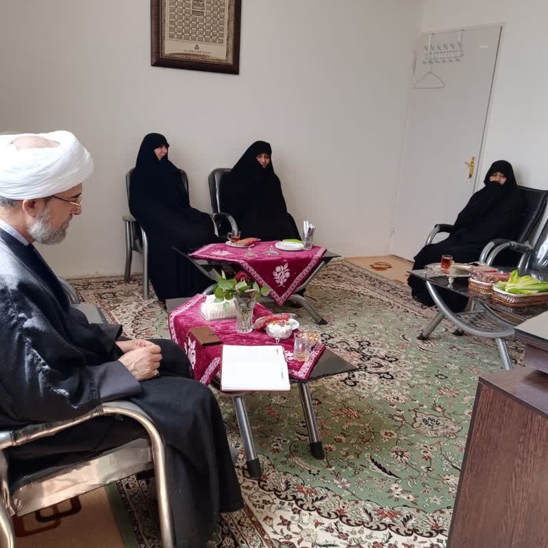 بررسی مشکلات مدرسه علمیه حضرت نرجس(س) محمدآباد یزد در بازدید معاون فرهنگی حوزه‌های علمیه خواهران