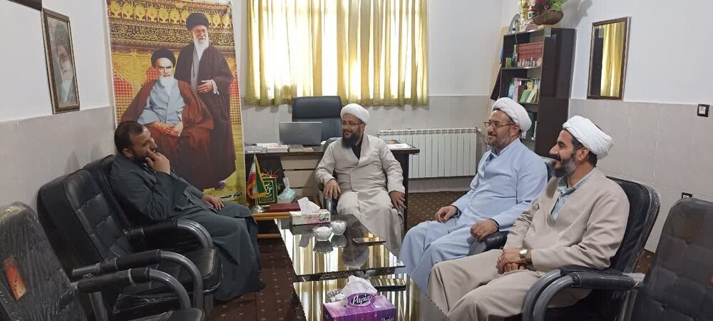 شورای معاونین مدرسه علمیه امام رضا(ع) ملایر برگزار شد