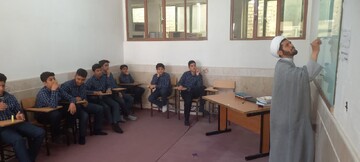 تصاویر/ جشن تکلیف دانش‌آموزان مدرسه شهید متولی نوش‌آباد