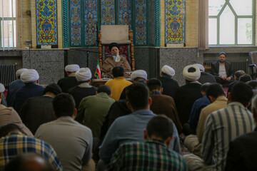 فیلم|مراسم توسل به اهل بیت(ع) در مدرسه علمیه آیت الله آخوند همدان