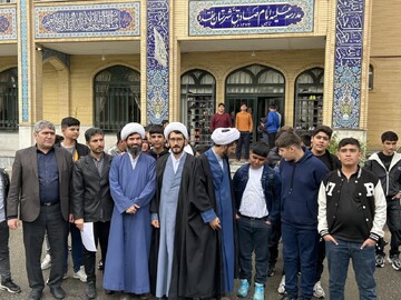 تصاویر/ بازدید دانش آموزان مدرسه امیر کبیر شهرستان نقده از مدرسه علمیه این شهرستان