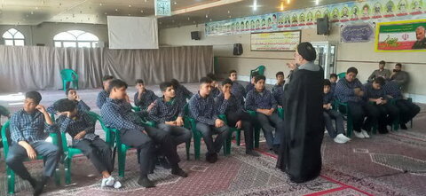 تصاویر جشن تکلیف دانش‌آموزان مدرسه شهید متولی نوش‌آباد