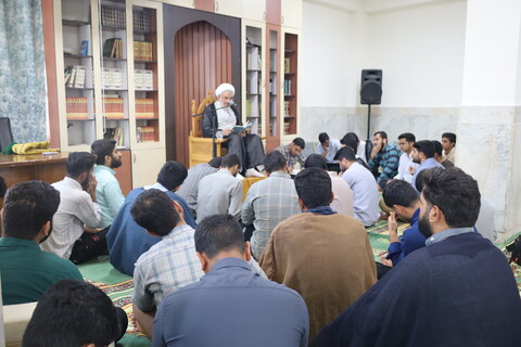 تصاویر/ درس اخلاق طلاب مدرسه علمیه النبی(ص) بندرعباس