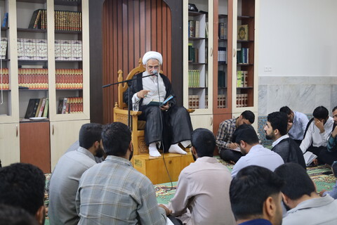 تصاویر/ درس اخلاق طلاب مدرسه علمیه النبی(ص) بندرعباس