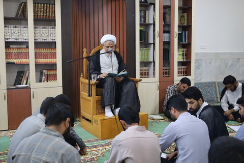 تصاویر/ درس اخلاق طلاب مدرسه علمیه النبی(ص) بندرعباس